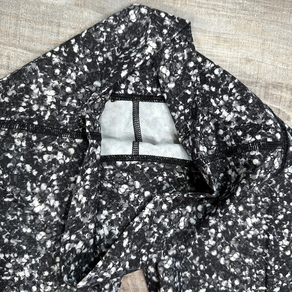 lululemon athletica Black and White Patterned Leggings - Picture 5 of 8